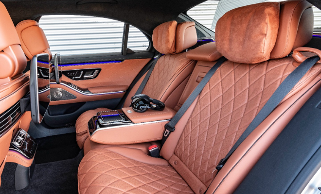 Luxury car interior – Hoponlux NYC chauffeur service